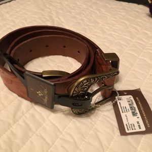 Woman's leather belt